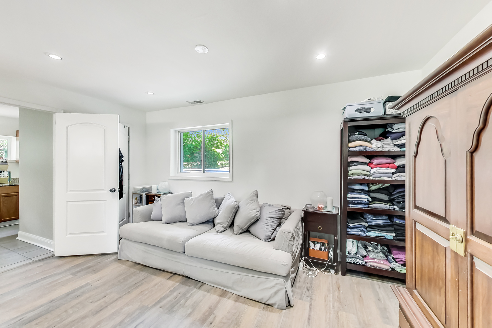 1518 Riverside Avenue St. Charles, IL 60174 - Photo 15 of 40 a living room with furniture and a wooden floor