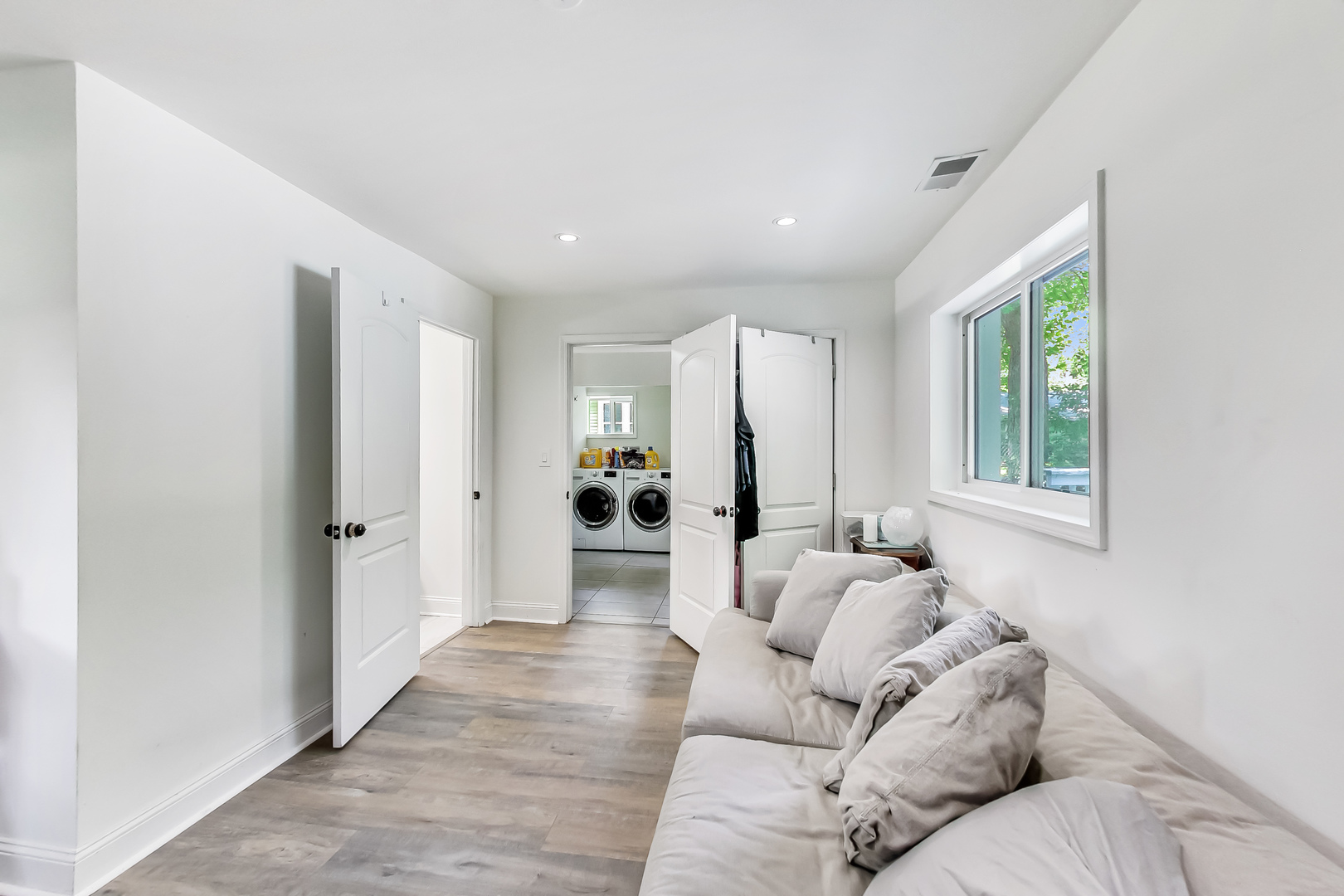 1518 Riverside Avenue St. Charles, IL 60174 - Photo 16 of 40 a living room with furniture and a large window