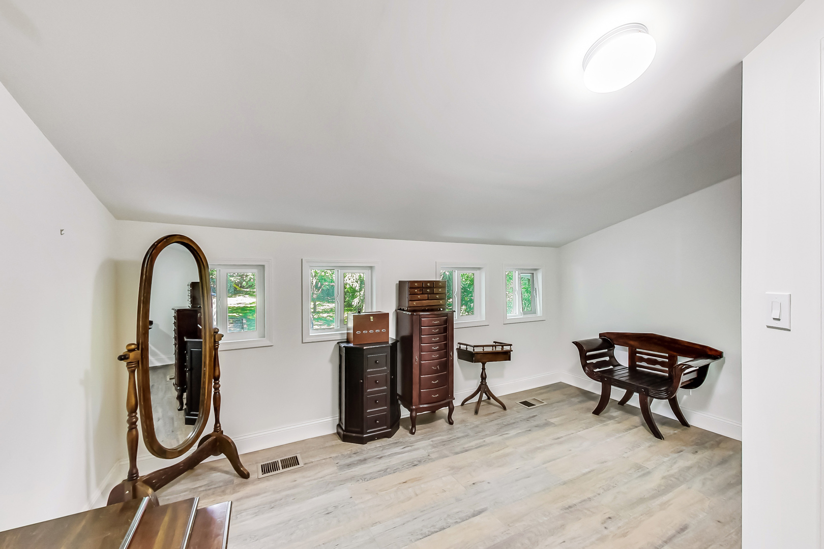 1518 Riverside Avenue St. Charles, IL 60174 - Photo 24 of 40 a view of a livingroom with furniture and furniture
