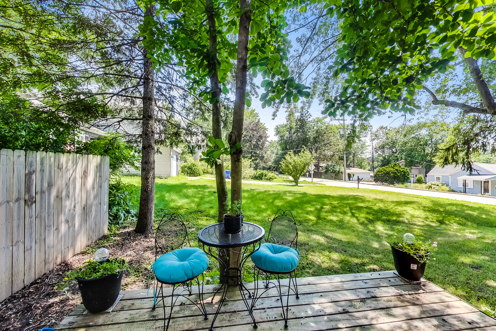 1518 Riverside Avenue St. Charles, IL 60174 - Photo 29 of 40 a view of an outdoor space with garden view