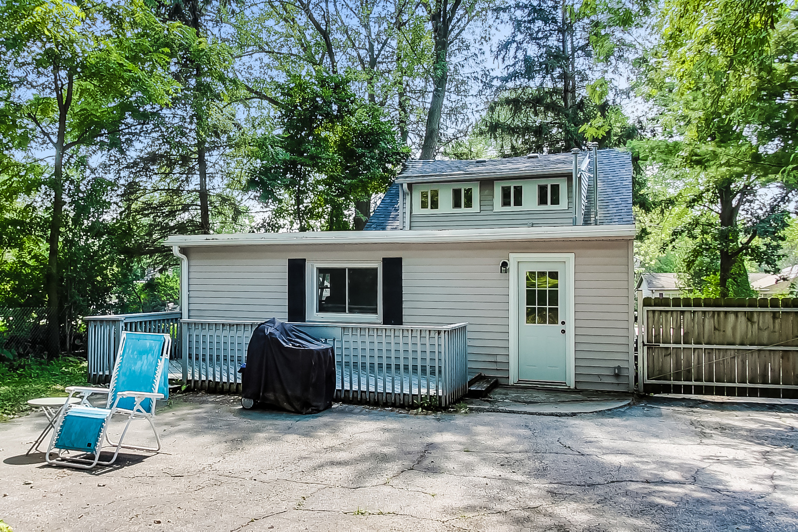 1518 Riverside Avenue St. Charles, IL 60174 - Photo 31 of 40 a view of a house with a patio