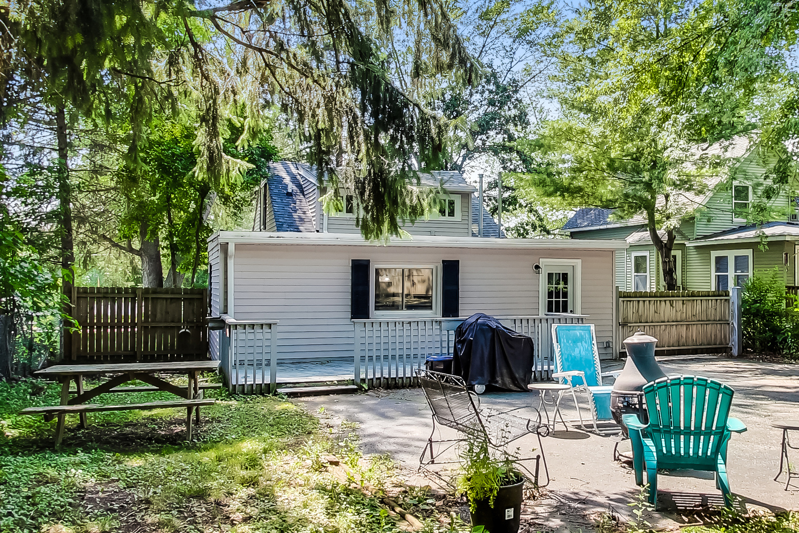 1518 Riverside Avenue St. Charles, IL 60174 - Photo 32 of 40 a view of house with backyard and a garden
