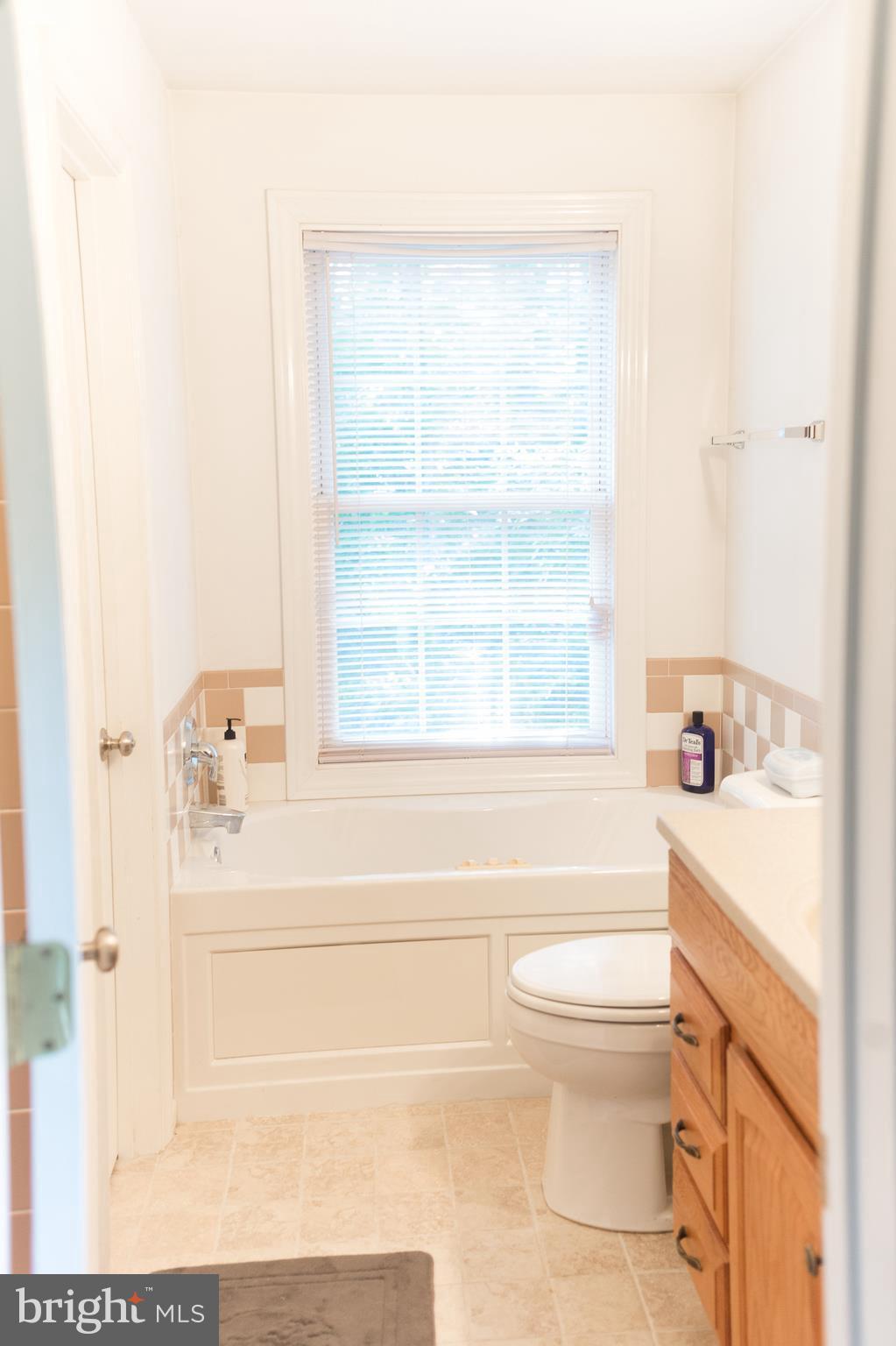 2408 Barrison Point Road Baltimore, MD 21221 - Photo 22 of 30 Bath (Master)
