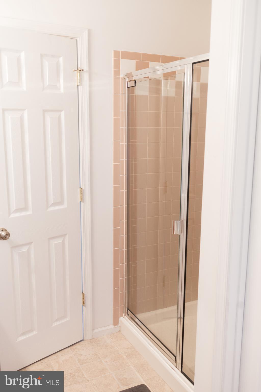 2408 Barrison Point Road Baltimore, MD 21221 - Photo 23 of 30 Bath (Master)