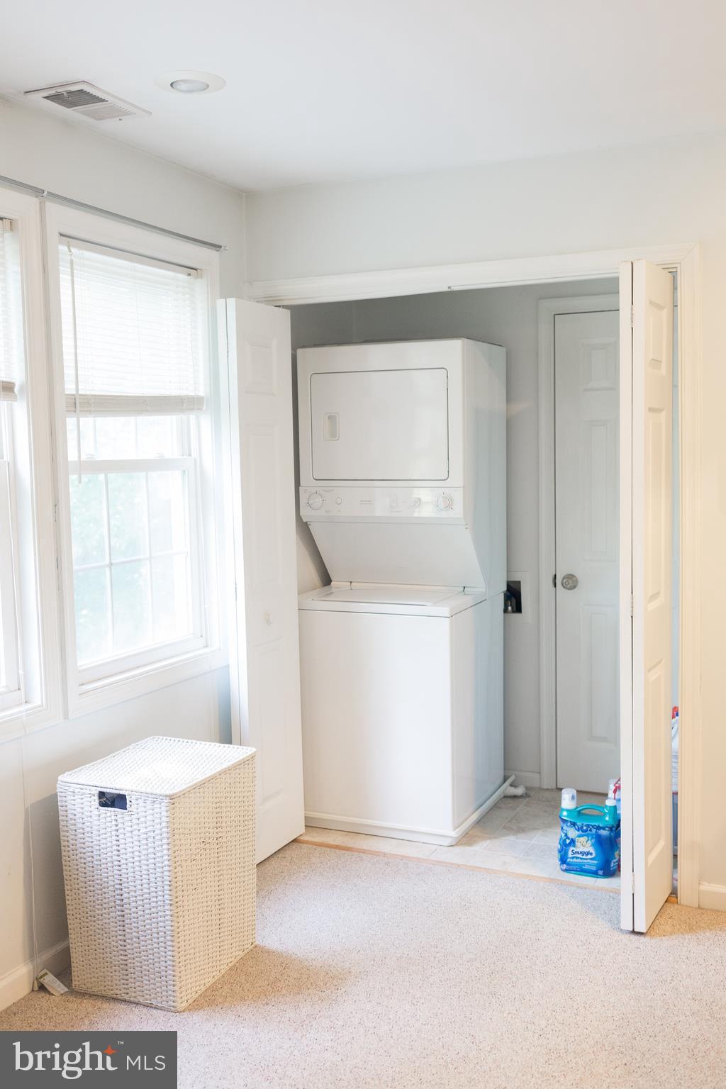 2408 Barrison Point Road Baltimore, MD 21221 - Photo 30 of 30 laundry in master