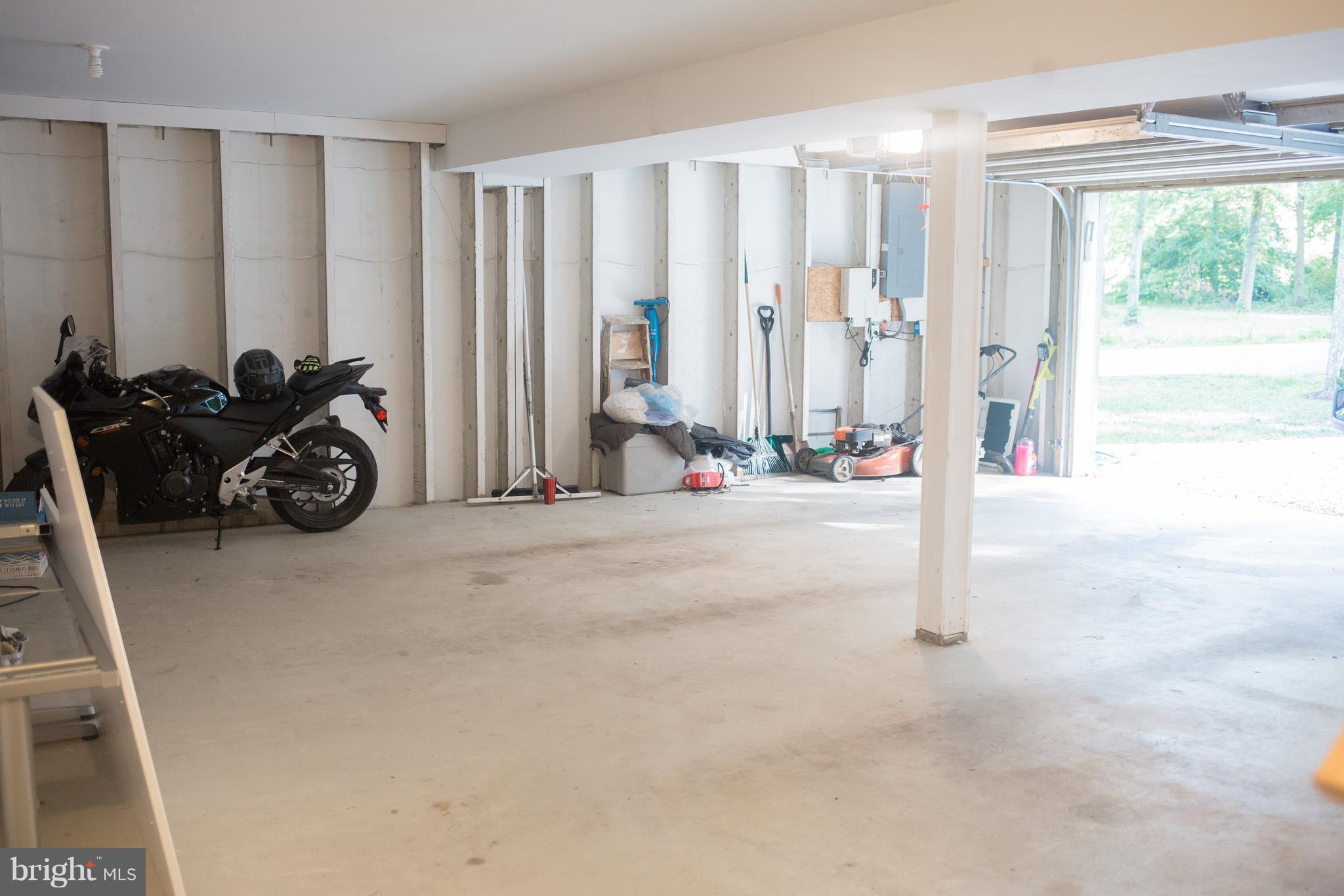2408 Barrison Point Road Baltimore, MD 21221 - Photo 8 of 30 2 car garage