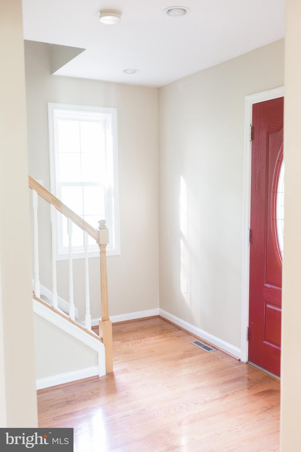 2408 Barrison Point Road Baltimore, MD 21221 - Photo 9 of 30 foyer