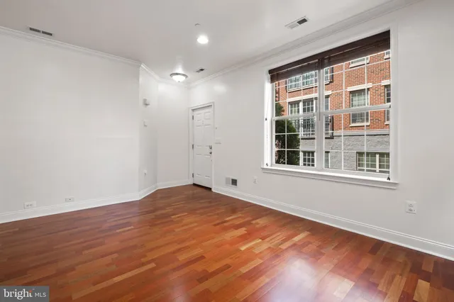 $749,000 | 201 Commodore Court, Philadelphia, PA 19146