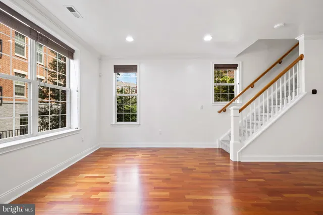 $749,000 | 201 Commodore Court, Philadelphia, PA 19146