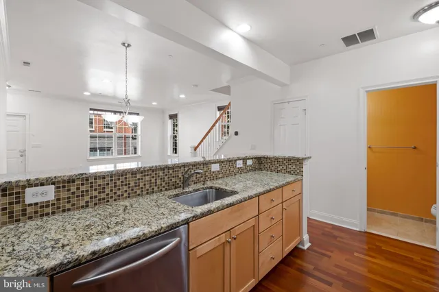 $749,000 | 201 Commodore Court, Philadelphia, PA 19146