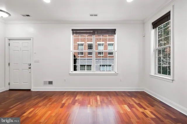 $749,000 | 201 Commodore Court, Philadelphia, PA 19146