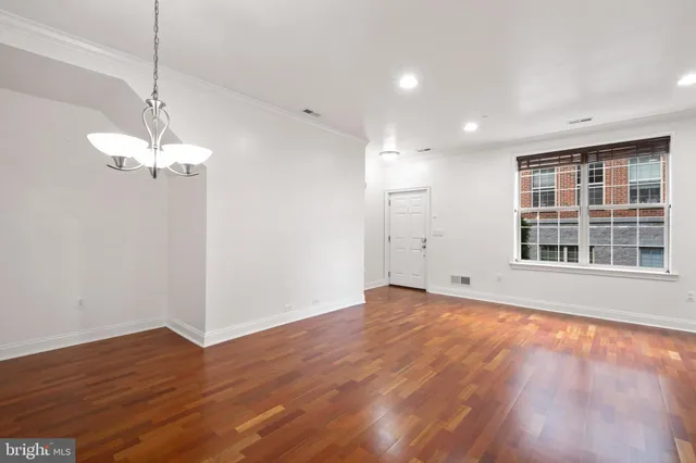 $749,000 | 201 Commodore Court, Philadelphia, PA 19146