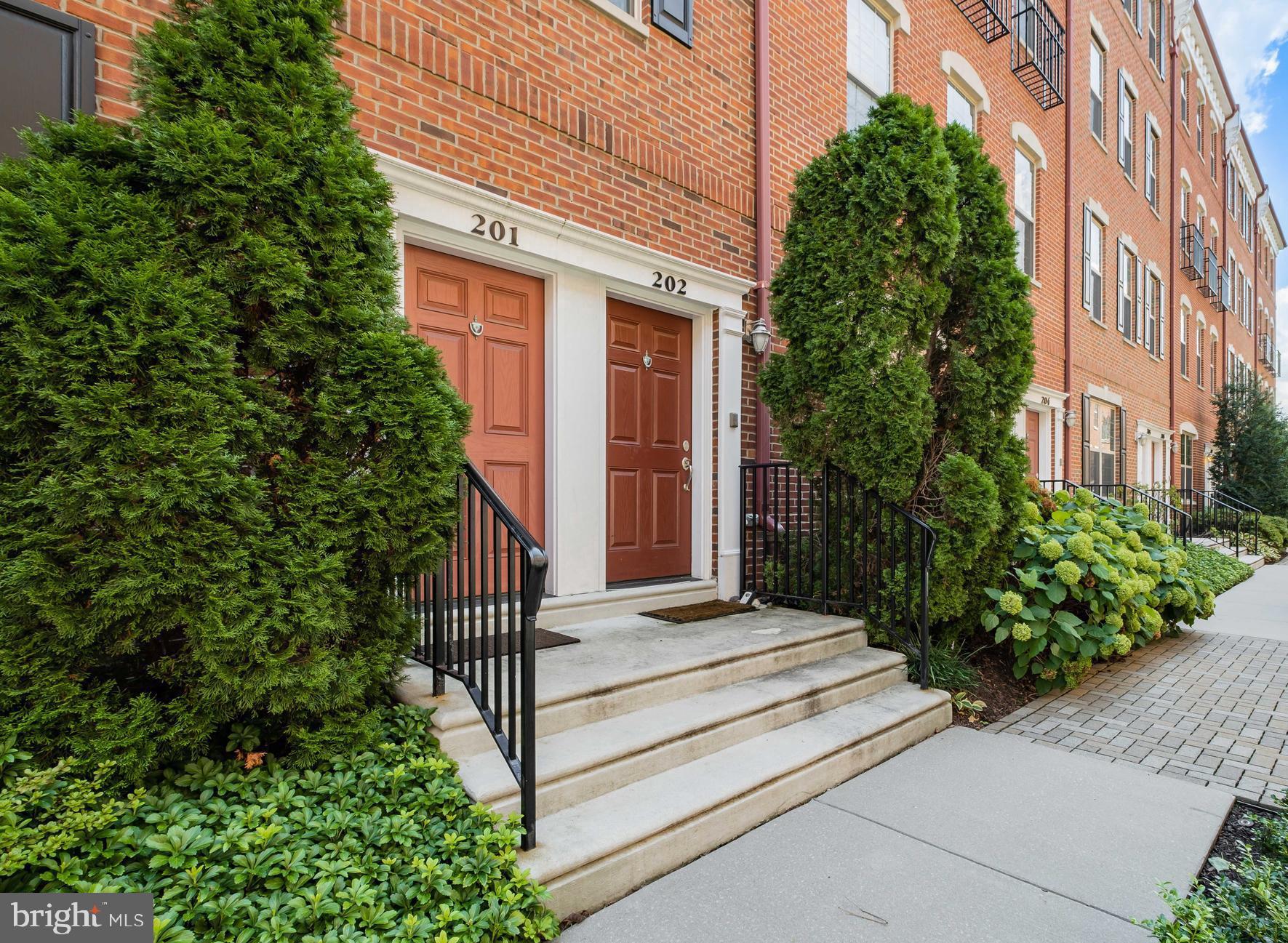 201 Commodore Court Philadelphia, PA 19146 - Photo 43 of 61 front view of a house