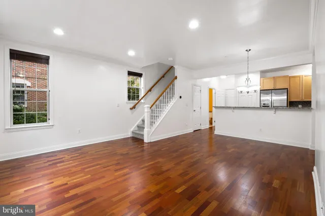 $749,000 | 201 Commodore Court, Philadelphia, PA 19146