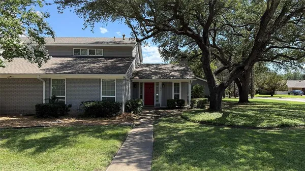$2,499 | 7806 Village Trail Drive, Dallas, TX 75254