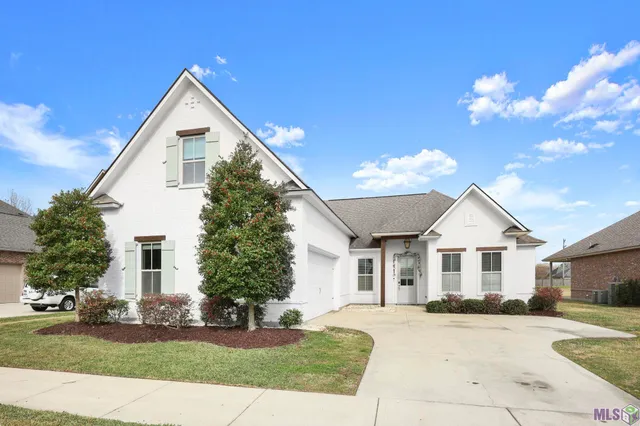 $450,000 | 1863 Royal Aberdeen Avenue, Zachary, LA 70791