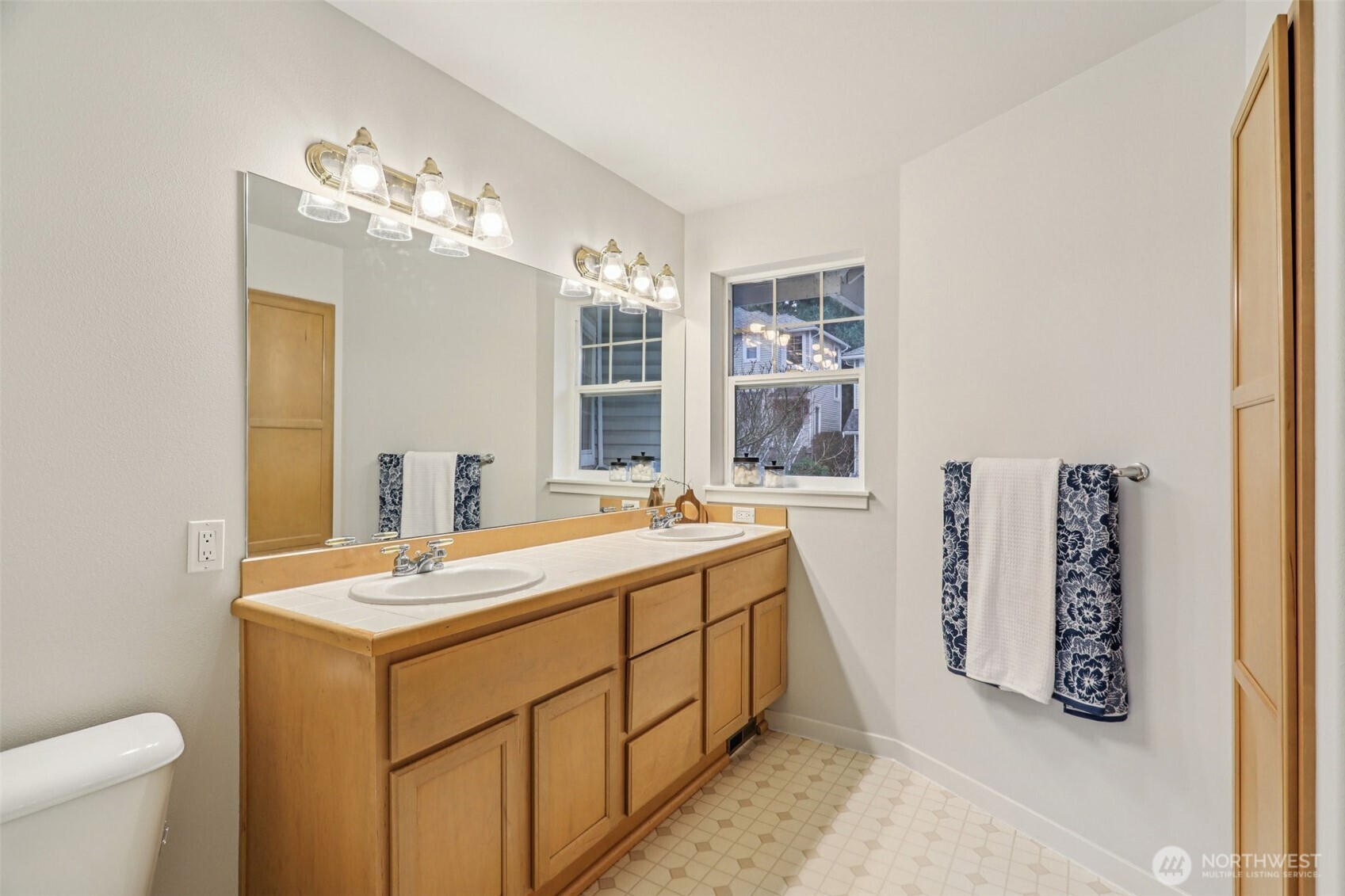 13017 Northeast 182nd Place Bothell, WA 98011 - Photo 15 of 25