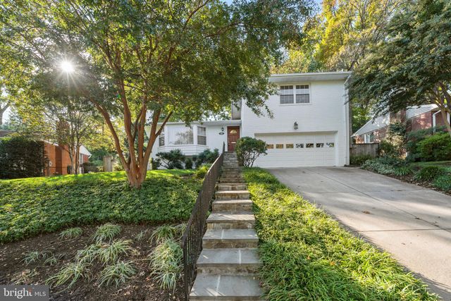 $910,000 | 416 Underhill Place, Alexandria, VA 22305