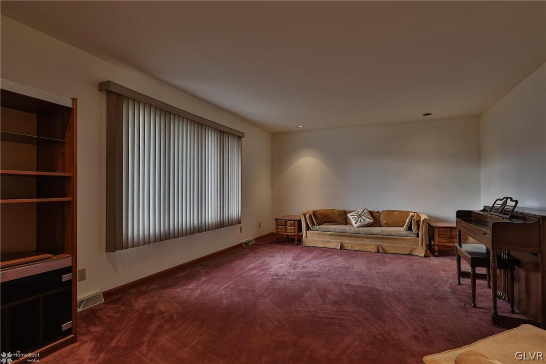 3914 Old Country Road Whitehall, PA 18052 - Photo 6 of 50 Gallery Image 6