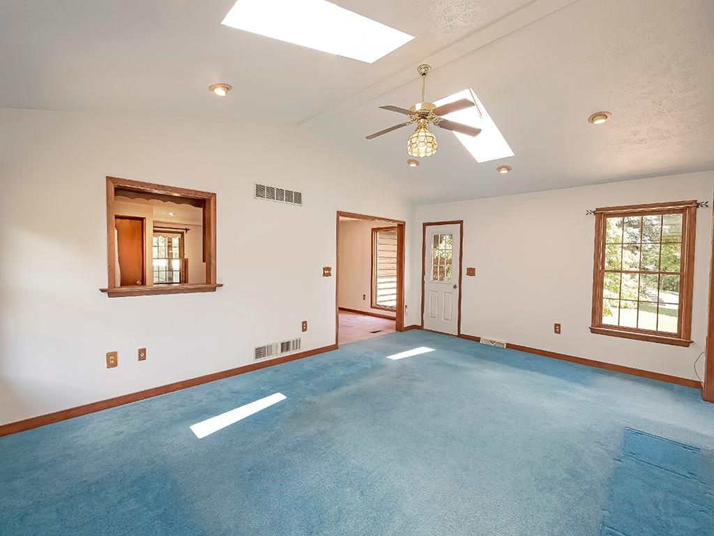 310 Evans Road Zelienople, PA 16063 - Photo 8 of 22 Gallery Image 8