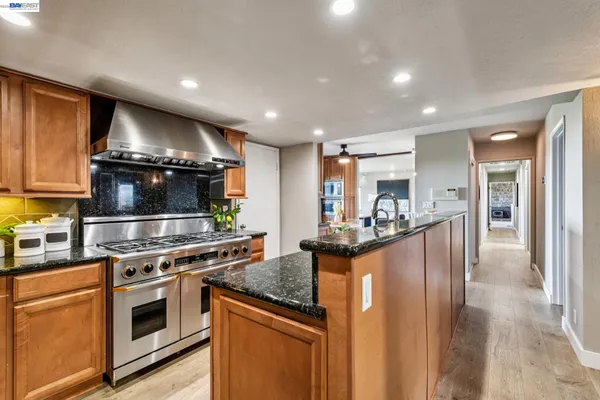 $1,798,000 | 15 Surmont Court, Lafayette, CA 94549