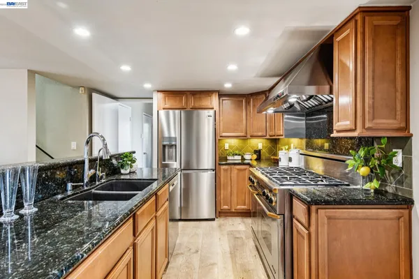 $1,798,000 | 15 Surmont Court, Lafayette, CA 94549