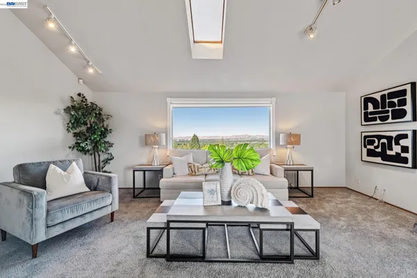 $1,798,000 | 15 Surmont Court, Lafayette, CA 94549