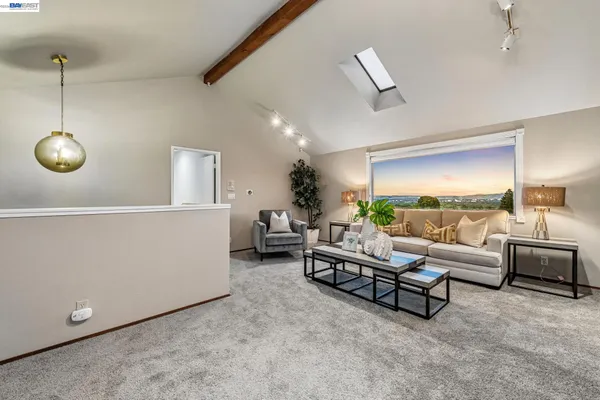 $1,798,000 | 15 Surmont Court, Lafayette, CA 94549