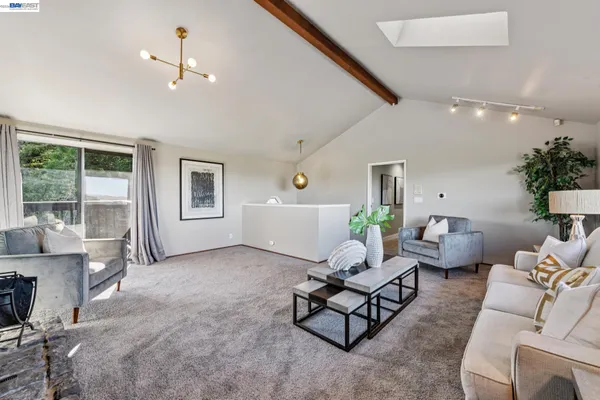 $1,798,000 | 15 Surmont Court, Lafayette, CA 94549