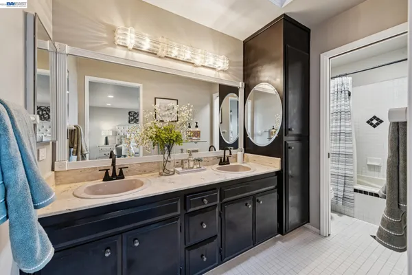 $1,798,000 | 15 Surmont Court, Lafayette, CA 94549