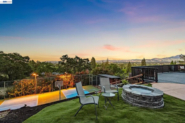 $1,798,000 | 15 Surmont Court, Lafayette, CA 94549