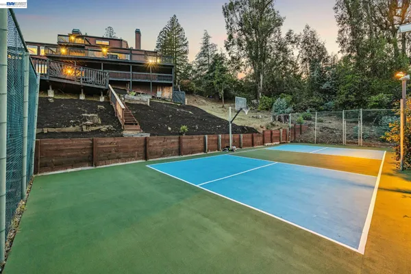$1,798,000 | 15 Surmont Court, Lafayette, CA 94549
