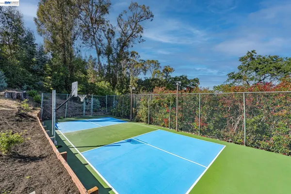 $1,798,000 | 15 Surmont Court, Lafayette, CA 94549