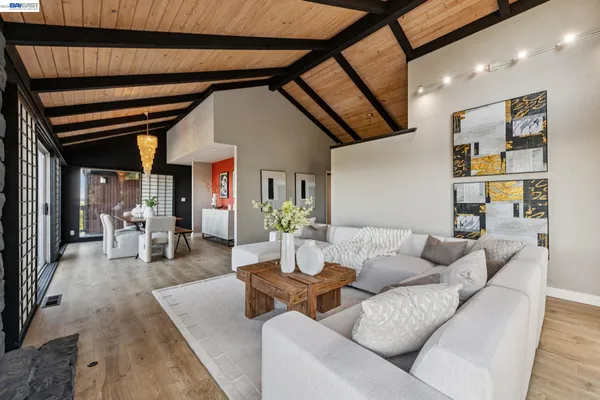 $1,798,000 | 15 Surmont Court, Lafayette, CA 94549