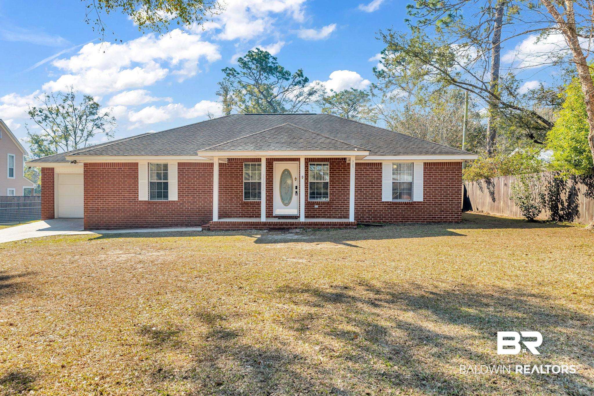 11252 Lark Avenue Fairhope, AL 36532 - Photo 2 of 31