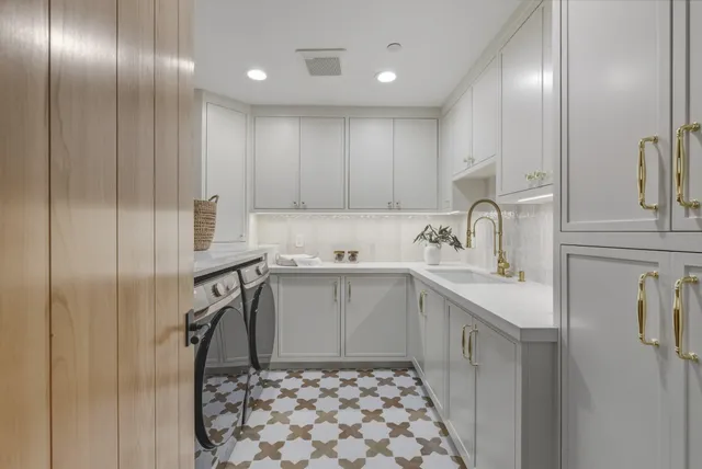 $6,389,000 | 210 Las Alturas Road, Santa Barbara, CA 93103