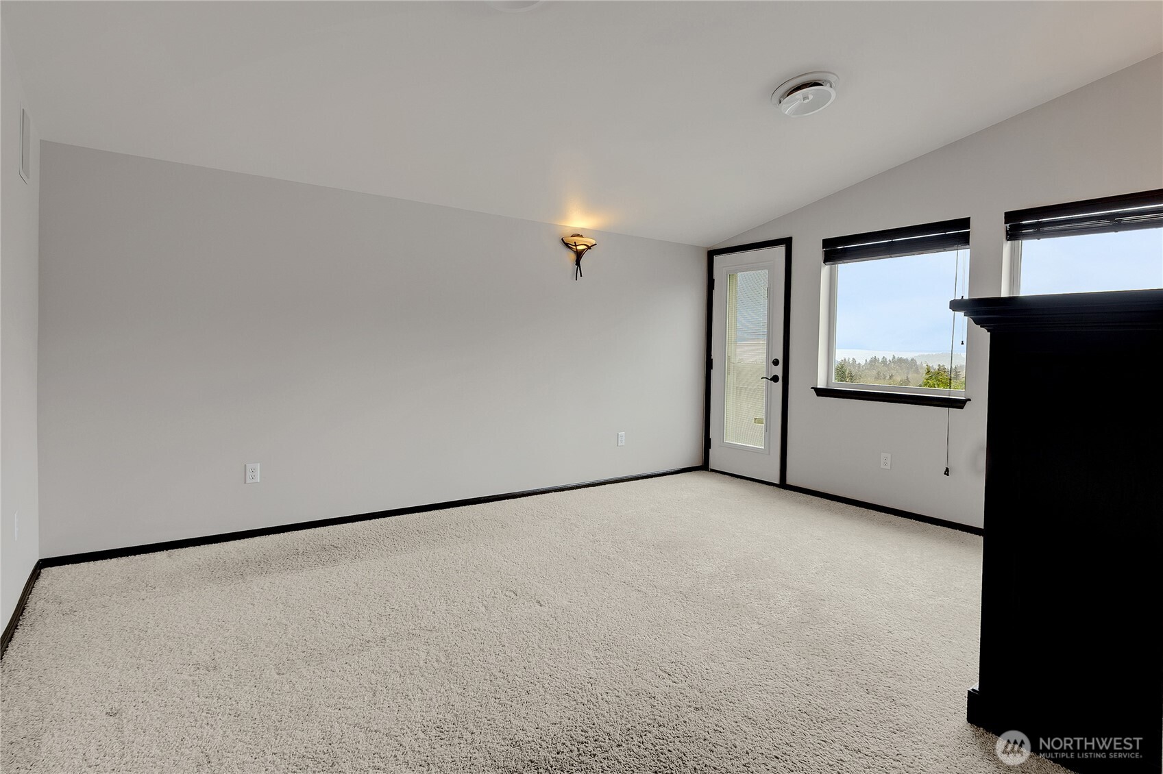 4229 South 252nd Street Kent, WA 98032 - Photo 18 of 40