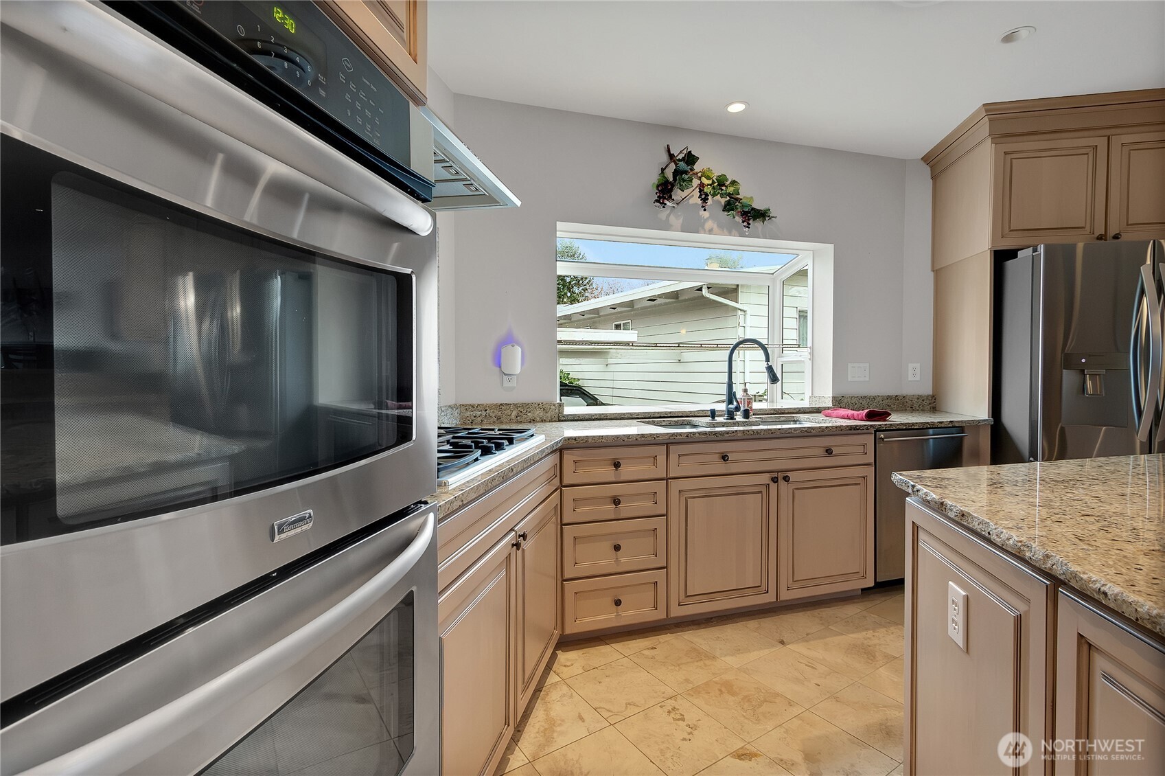 4229 South 252nd Street Kent, WA 98032 - Photo 7 of 40
