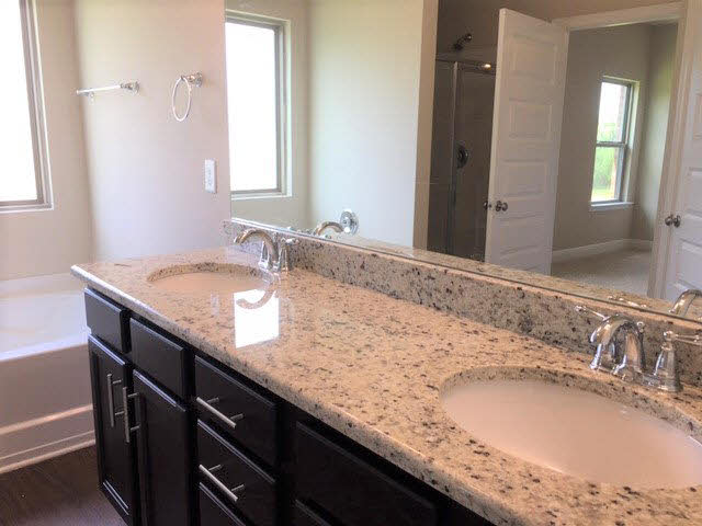 7131 Rocky Rd Loop Gulf Shores, AL 36542 - Photo 14 of 22 Master Bath