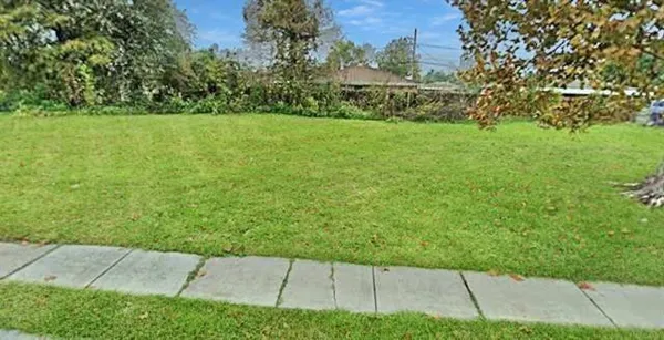 $9,500 | 2728 Guerra Drive, Violet, LA 70092