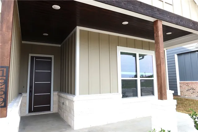 a house view with a outdoor space