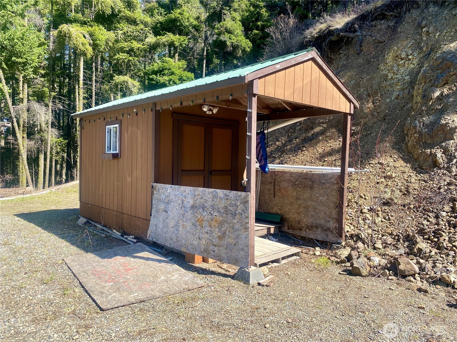 393 Tom And Nita Road Cle Elum, WA 98922 - Photo 22 of 30 a view of a house