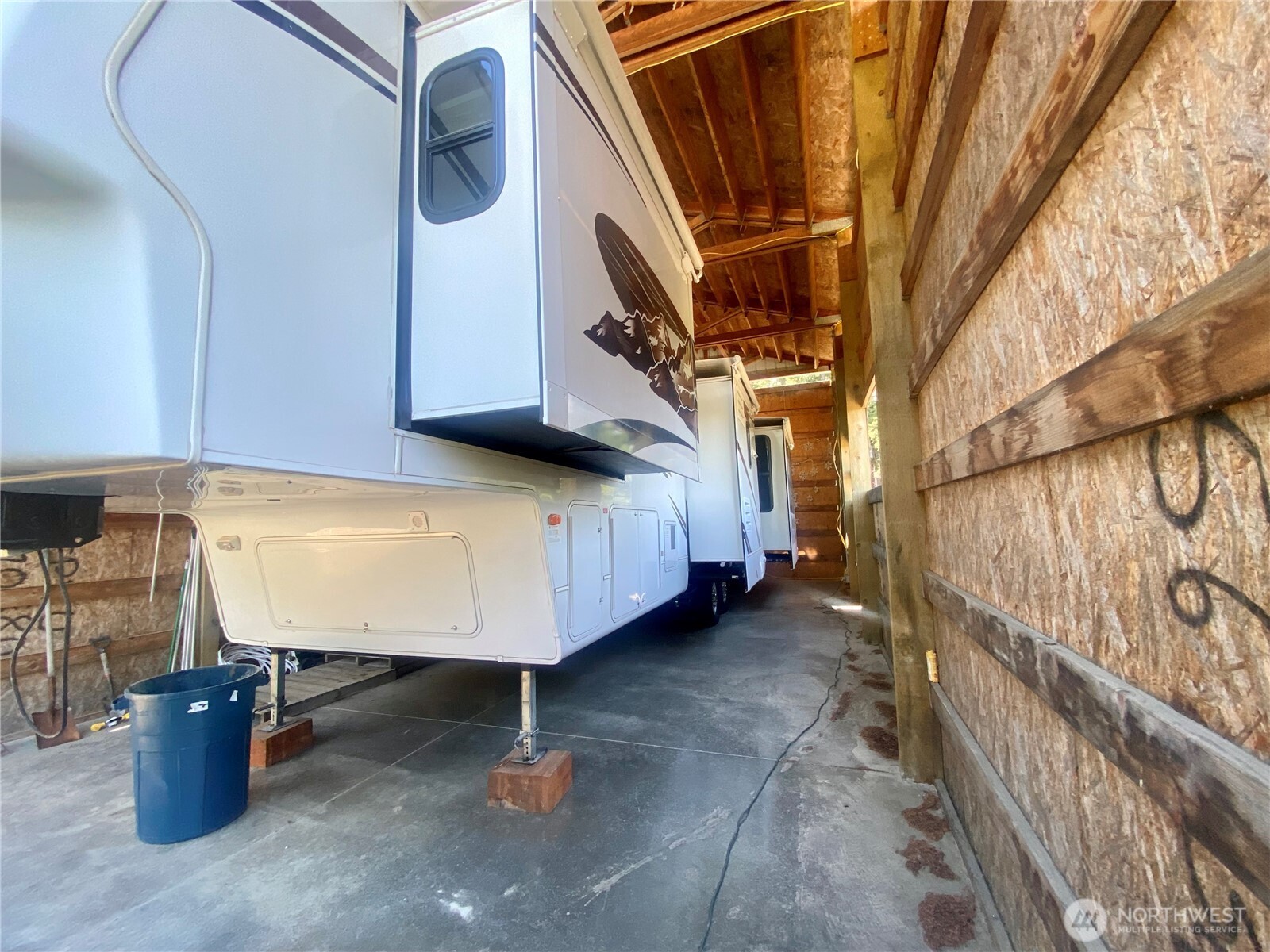 393 Tom And Nita Road Cle Elum, WA 98922 - Photo 8 of 30 a view of entryway