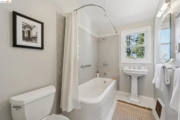 $1,295,000 | 1412 Oxford Street, Berkeley, CA 94709