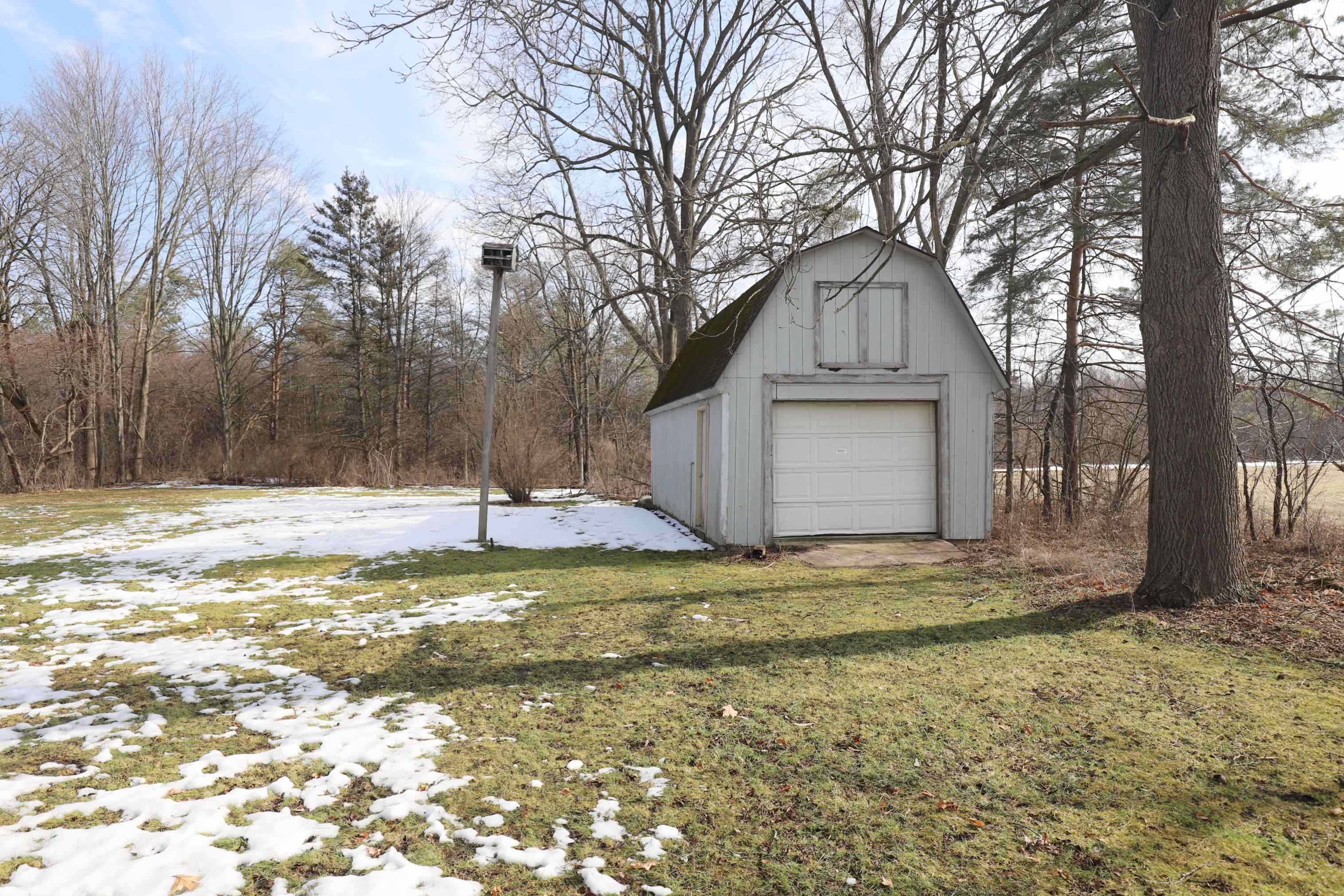 4298 North Center Road Flint, MI 48506 - Photo 36 of 46 50199710-d830b3d6-ee7f-45db-a500-ced7f5b31113.JPG