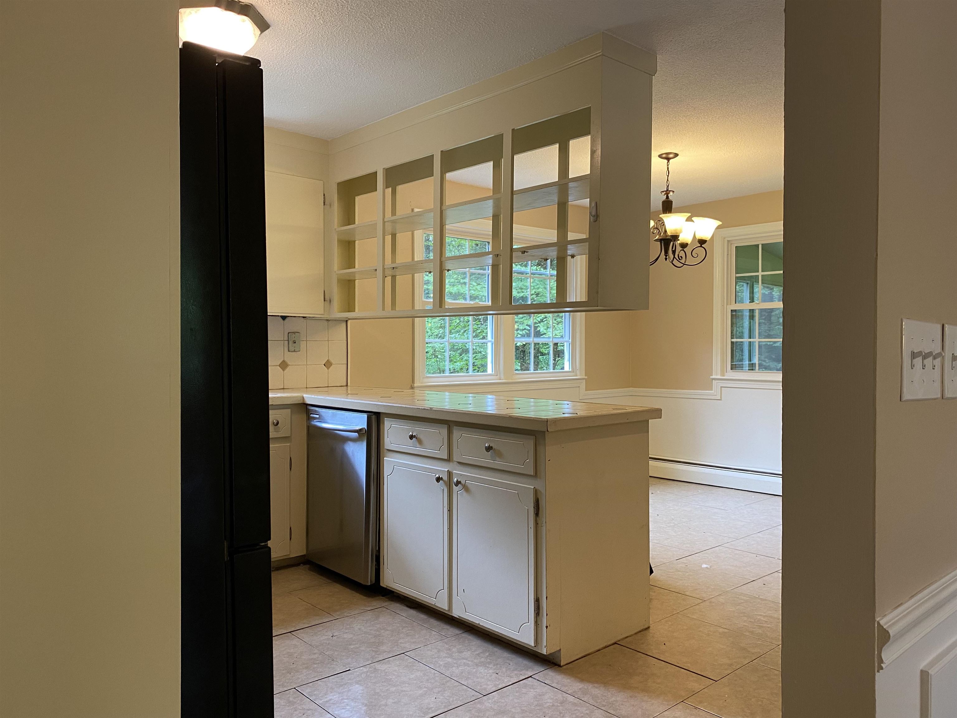 571 New Boston Road Bedford, NH 03110 - Photo 2 of 16