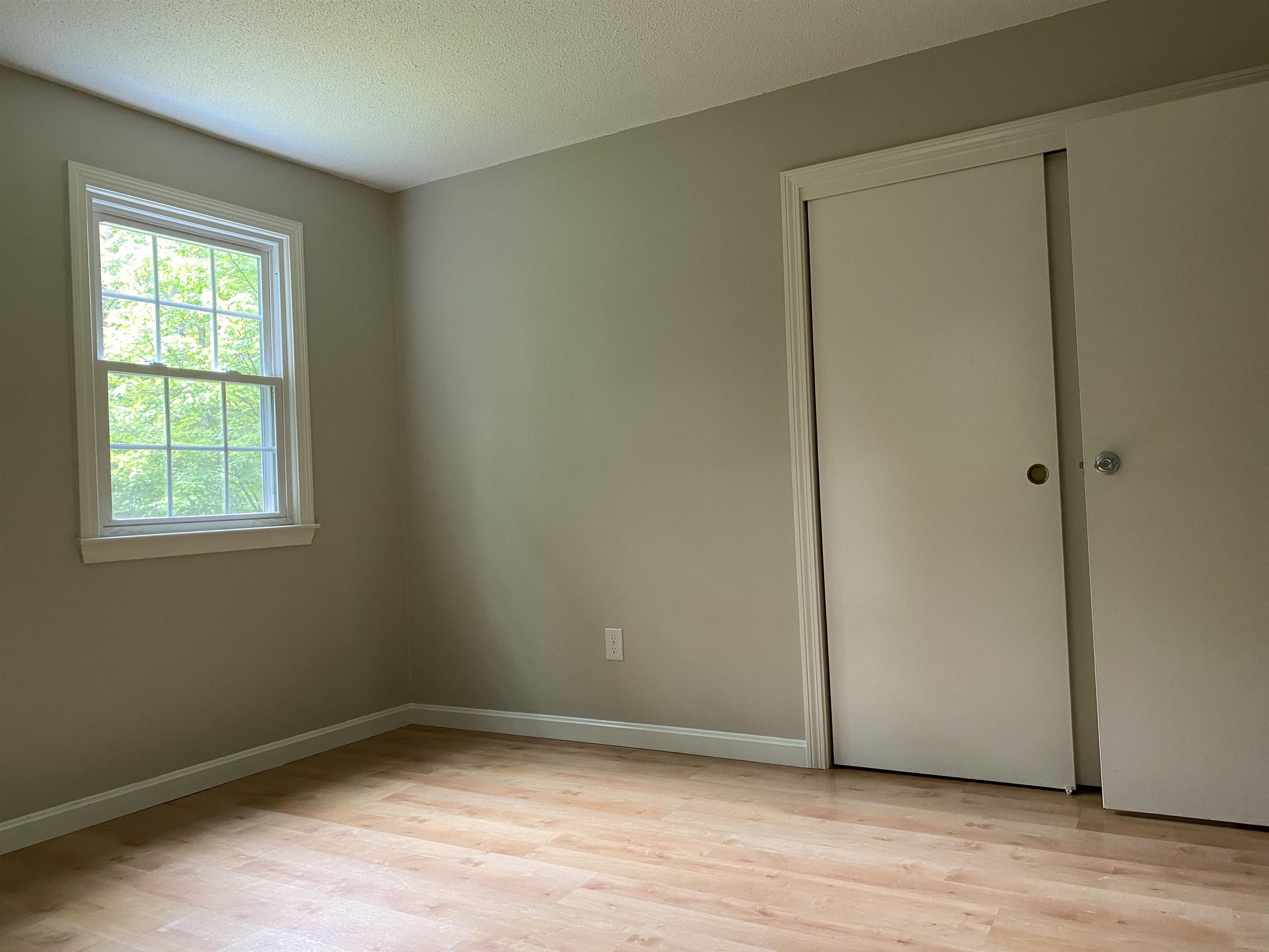 571 New Boston Road Bedford, NH 03110 - Photo 12 of 16
