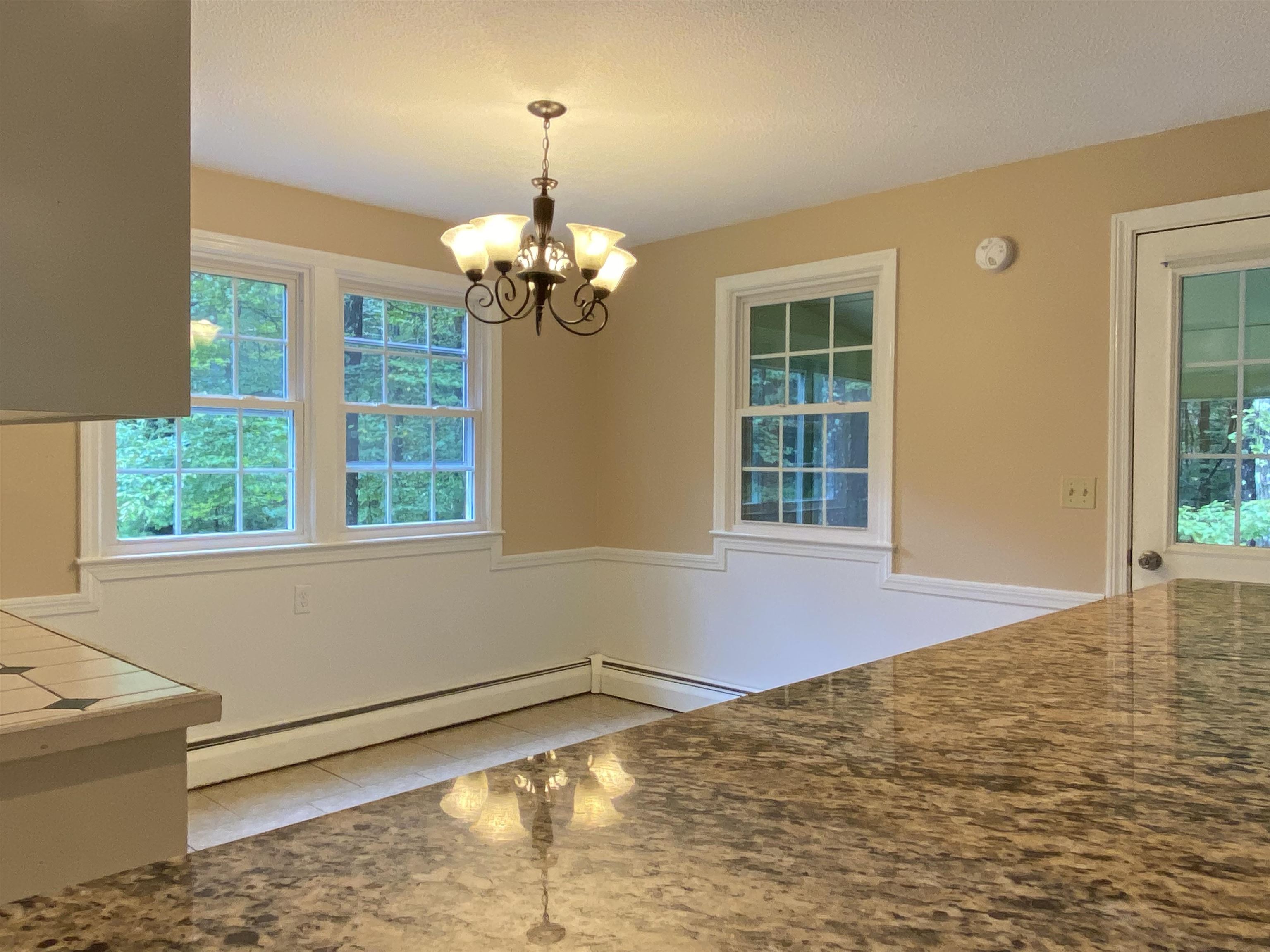 571 New Boston Road Bedford, NH 03110 - Photo 5 of 16