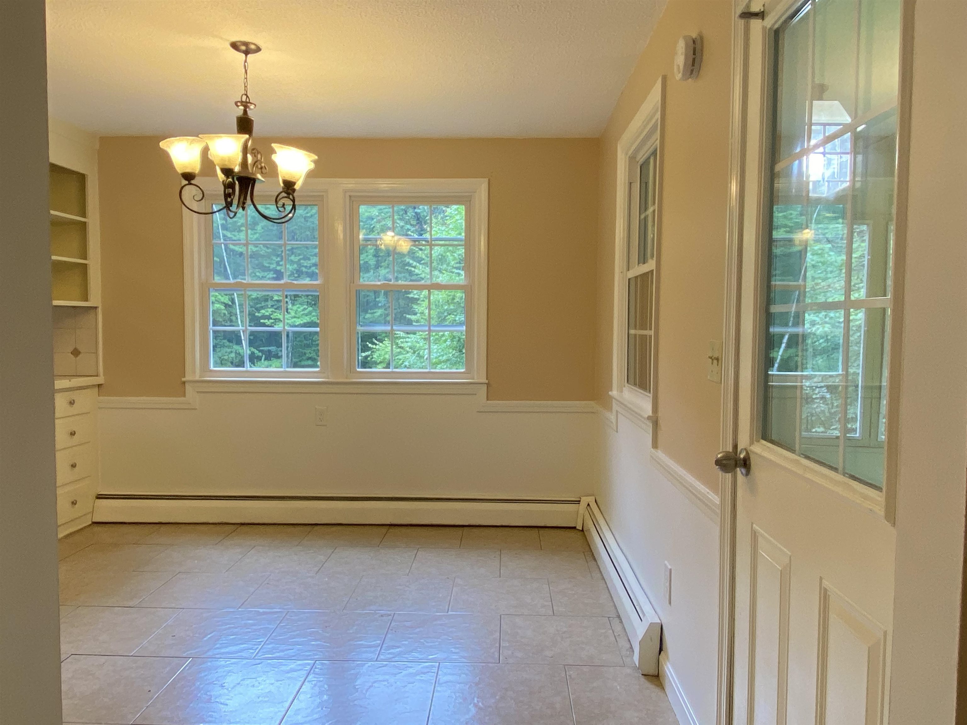 571 New Boston Road Bedford, NH 03110 - Photo 6 of 16