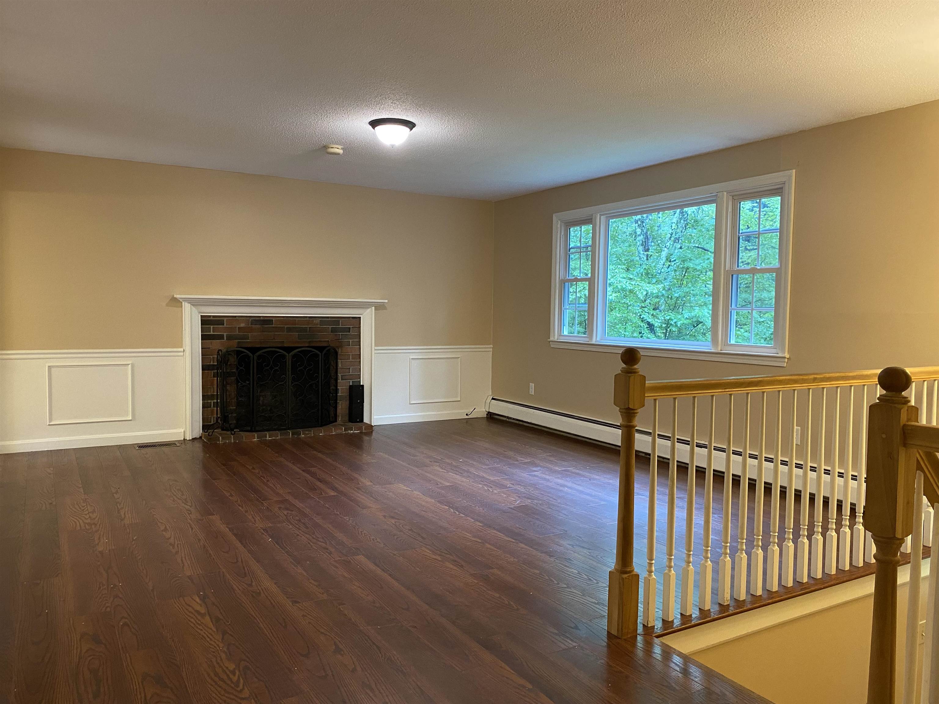 571 New Boston Road Bedford, NH 03110 - Photo 7 of 16